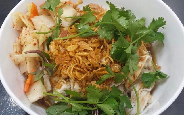 Bánh Đúc Nóng, Phở Trộn Bò & Gà - Thanh Miến