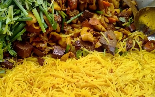 Mum Bơ - Bún Lòng Xào Nghệ