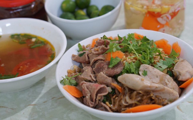 Cô Sáu Béo - Bún, Miến & Bánh Đa