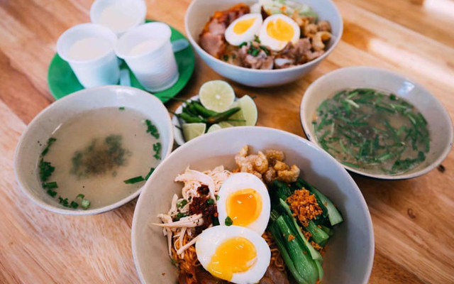 Mì Trộn Lòng Đào - Nguyễn Lương Bằng