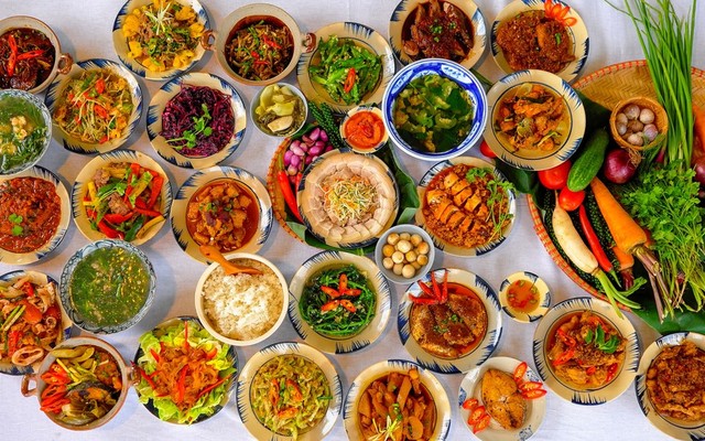 Tiệm Cơm Đông Dương