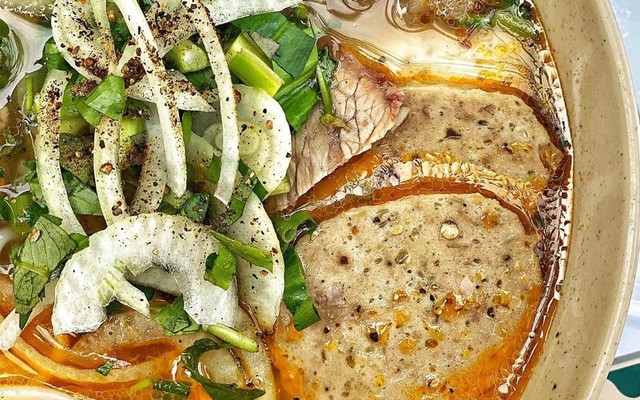 Bún Bò Huế Cây Sung - Huỳnh Văn Nghệ