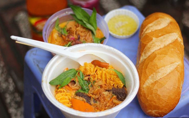 Phá Lấu Hoa Anh Đào