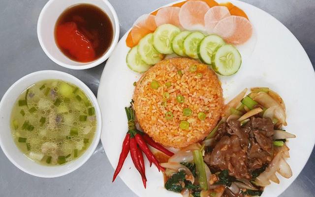 Cơm Gà Xối Mỡ 142 - Nguyễn Ái Quốc