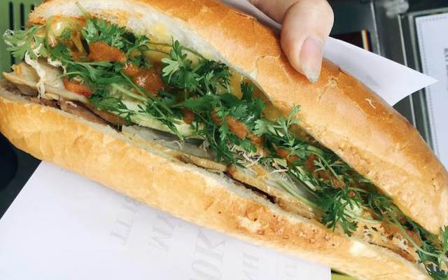 Phương Bống - Bánh Mì Truyền Thống & Mì Trộn Hải Sản - Phương Mai