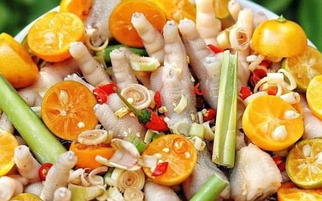 Bún Đậu Mắm Tôm & Chân Gà Cô Loan