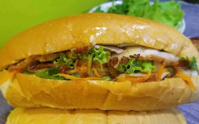 Cô Hương - Bánh Mì & Xôi