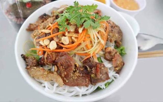 Đào - Bún Thịt Nướng - Nem Lụi & Bánh Xèo - Huỳnh Ngọc Huệ