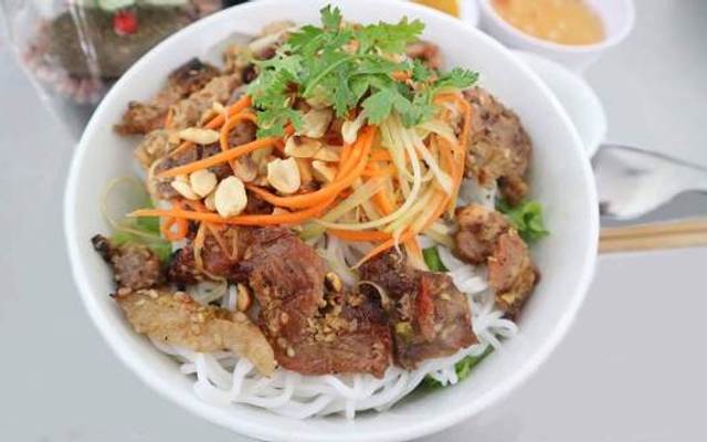 Đào - Bún Thịt Nướng - Nem Lụi & Bánh Xèo - Huỳnh Ngọc Huệ