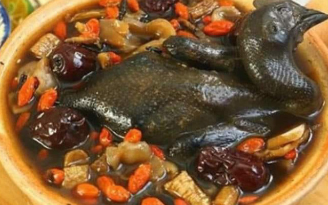 Gà Tần, Bánh Cuốn Nóng & Bún Chả - Vạn Phúc