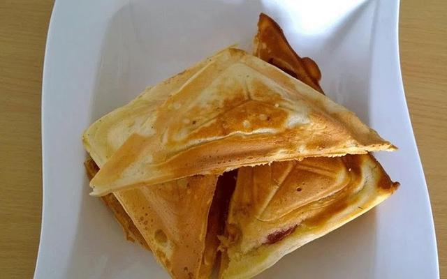 Bánh Hot Dog Cô Liên