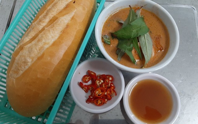 PHÁ LẤU BÒ ĐÊM - QUANG TRUNG