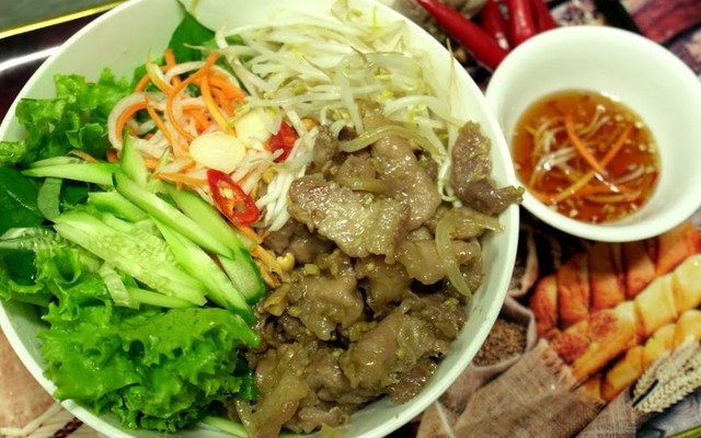 Bếp Nhà Chang - Bún Thịt Xào