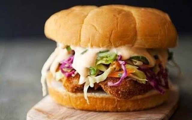 Chicken Bread - Bánh Mì Gà Rán - Dương Quảng Hàm