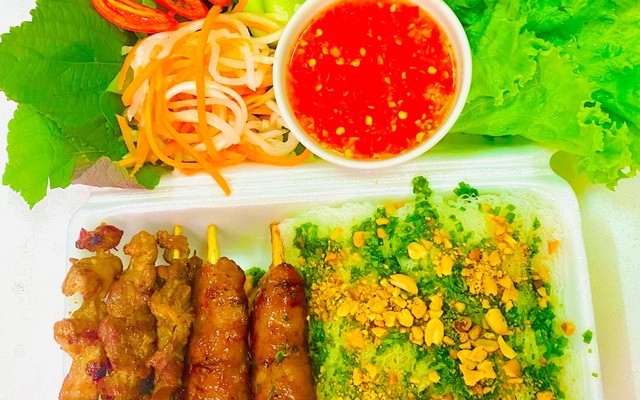 Bánh Hỏi Thịt Xiên Nướng