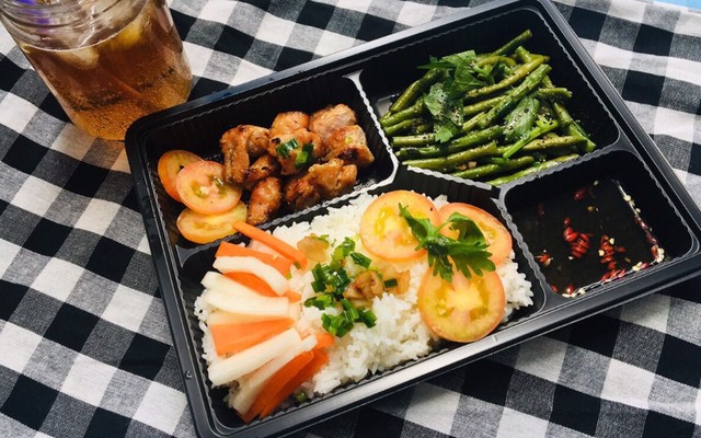 Nguyên Hưng - Cơm Văn Phòng