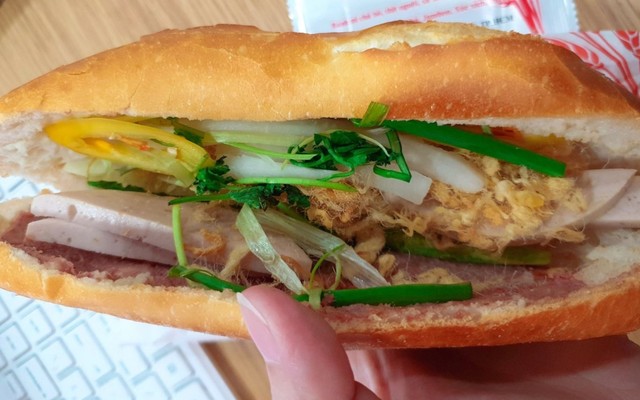 2HLFood - Bánh Mì Thịt Hành Rim - Trần Trọng Kim