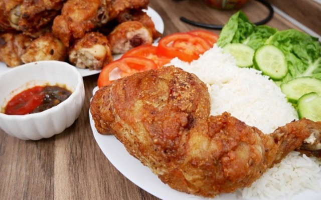 Cơm Gà Xối Mỡ 61