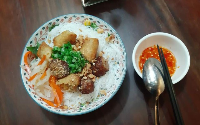 Bếp Cua Mẹ - Bún Nem Nướng Chả Giò