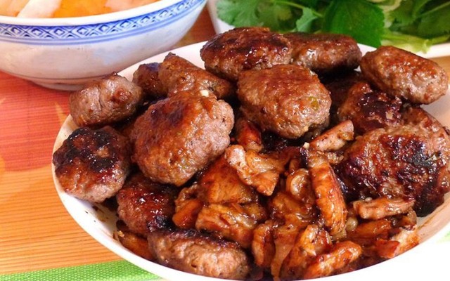 Bà Ngọc - Bún Chả Gia Truyền