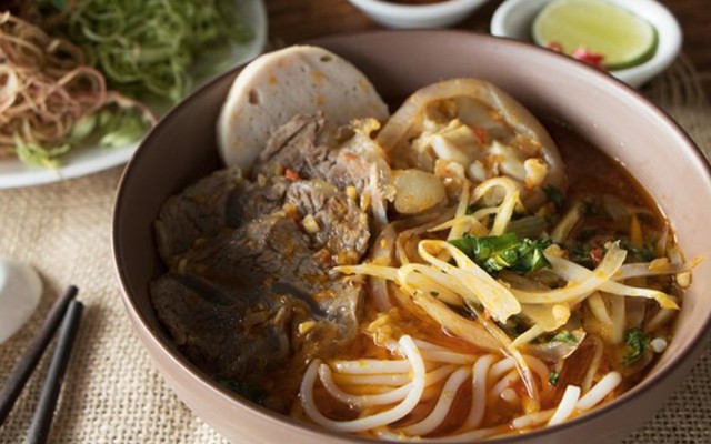 Bún Bò Giò Chả - 58 Nguyễn Huệ