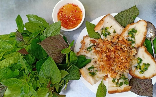 Cô Lúa - Bánh Mì Hấp