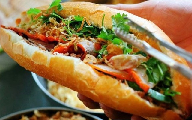 Bánh Mì Lan - Hàng Chuối