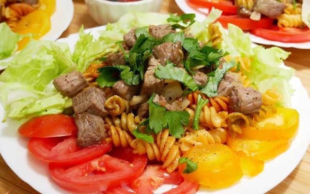 Lý Thông - Mì Xào Bò & Nui Xào Bò