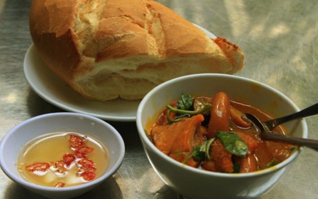 Cô Phượng - Phá Lấu Bò & Bánh Tráng Tôm