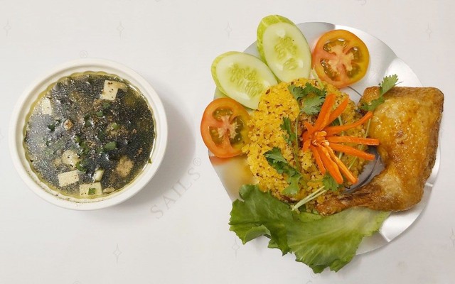 Út Cẩm - Cơm Chiên Gà Xối Mỡ