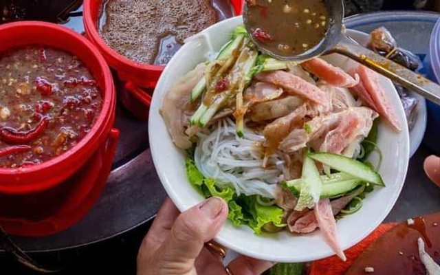 Ẩm Thực Huế - Gà Bóp Siêu Cay - Thành Mỹ