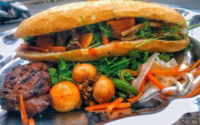 Bánh Mì Mr Gà