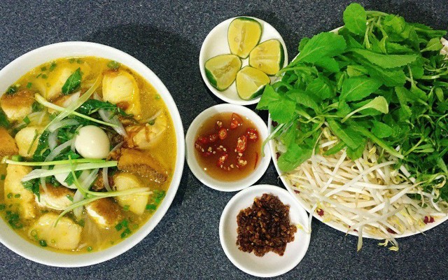 Bánh Canh Cá Lóc Nam Trang Quán