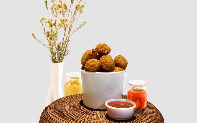 Hẻm Ăn Vặt - Nem Chua Rán