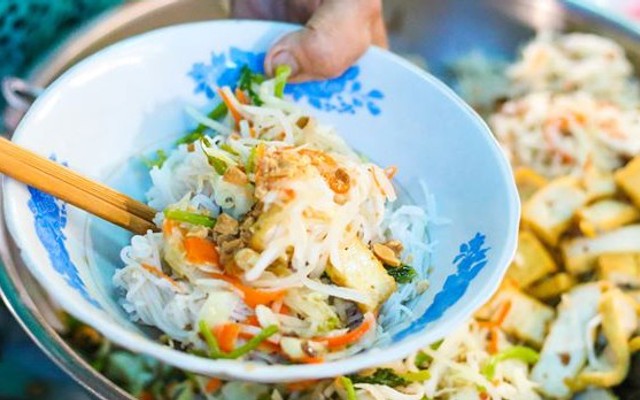 Vy Vy - Bún Chả Giò Bắp Chay