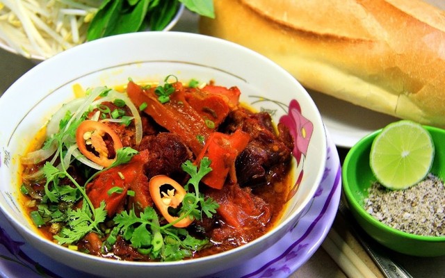 Sạp Cu Mập - Bò Kho & Bún Chả Cá