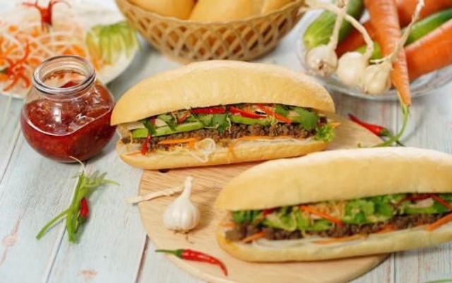 Bánh Mì Pate Gia Lai Benri Bread - Hoàng Hoa Thám