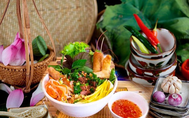 A Trưởng - Bún Thịt Nướng & Bánh Mì Bi