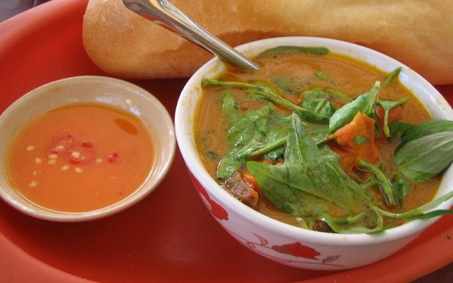 Cô Mai - Phá Lấu & Gỏi Cuốn