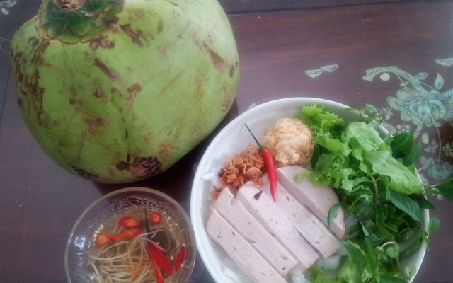 Bánh Cuốn Nóng Bà Gái