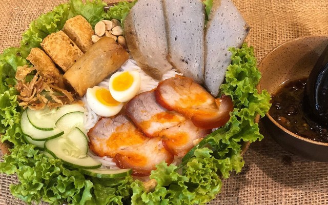 Trùm Trộn - Mì Quảng Trộn & Bún Xì Dầu Trộn