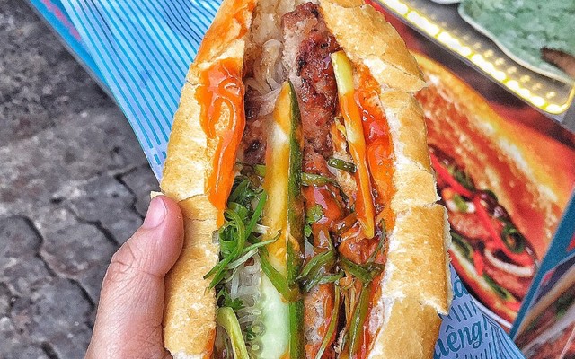 Bánh Mì Thịt Nướng Tư Long