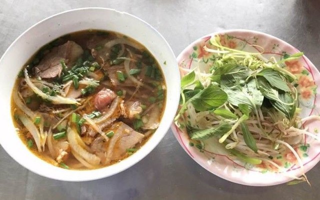 TOM - Bún, Bánh Canh & Hủ Tiếu - Dân Tộc