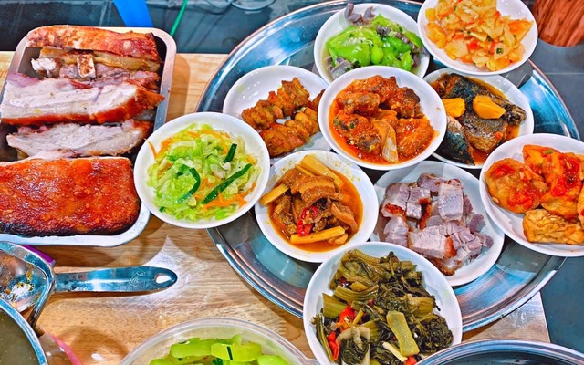 Tiệm Ăn Hạnh Phúc