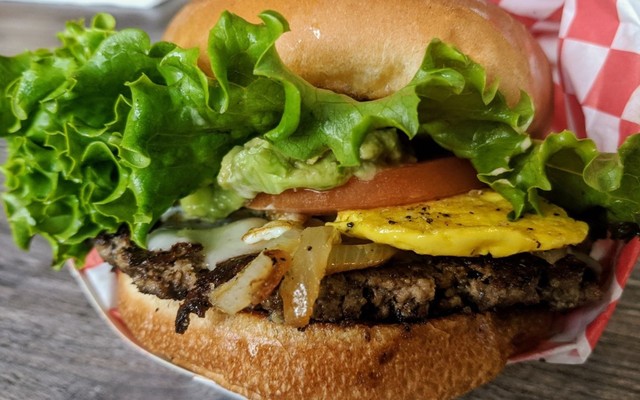 Quán Nhỏ Ven Đường - Hamburger & Sinh Tố