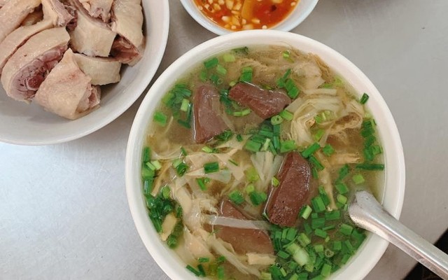 Cô Hồng - Bún & Miến Vịt