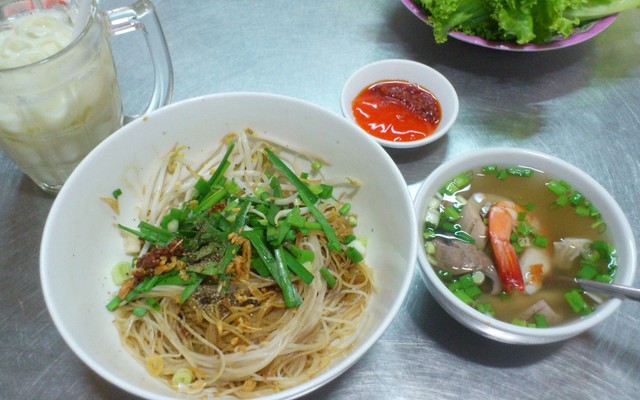 Hủ Tíu Mì - Chiến Lược