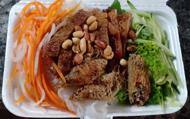 Miền Huế - Bánh Cuốn Thịt Nướng