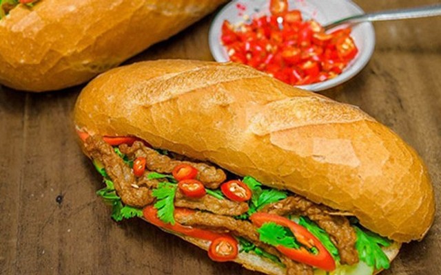 Cô Ánh - Bánh Mì Chả Cá