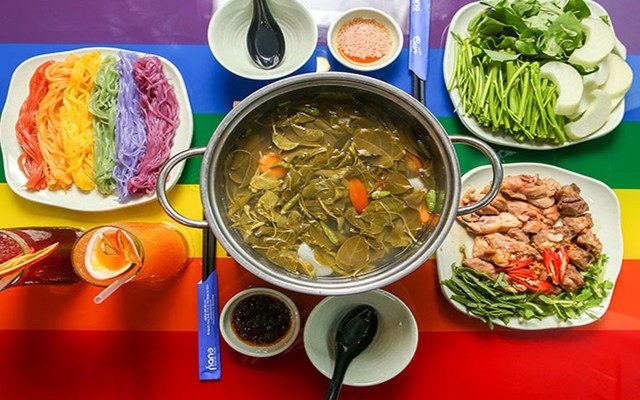 Bún Cầu Vồng - Bún Trộn Trứng Muối Lục Sắc